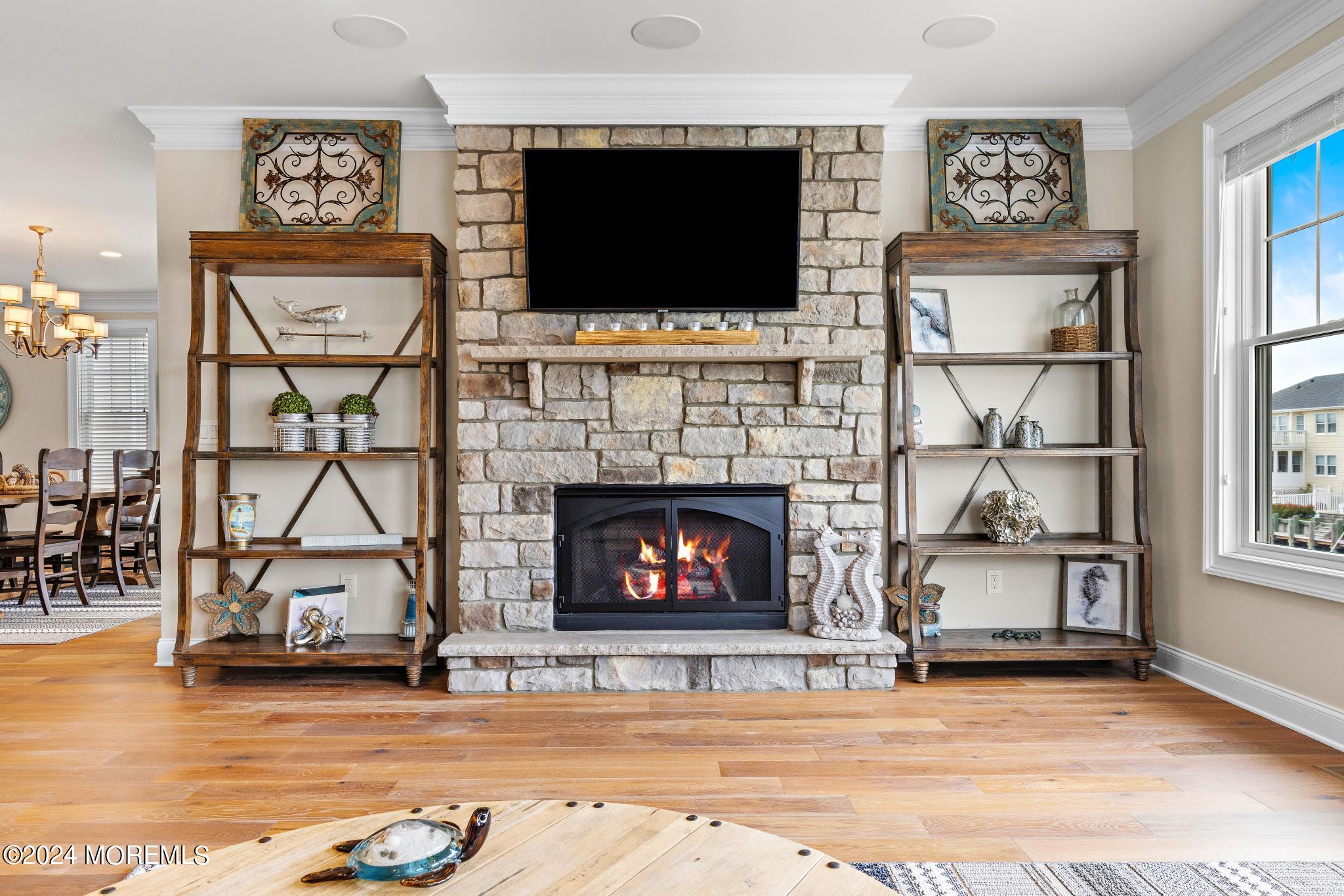 7 W Ryerson Lane