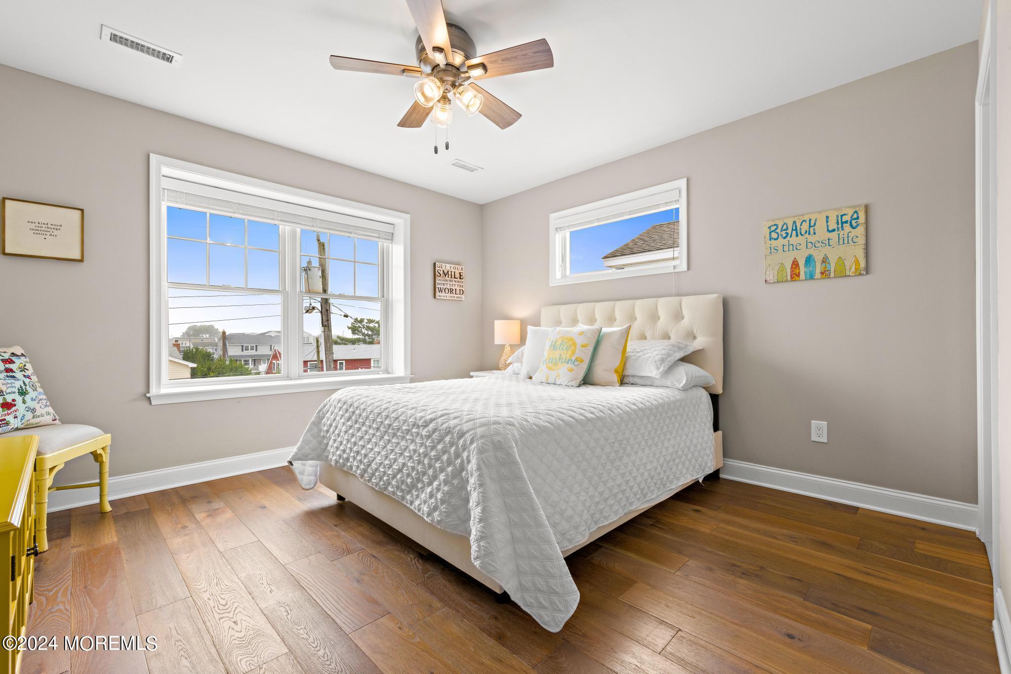 7 W Ryerson Lane