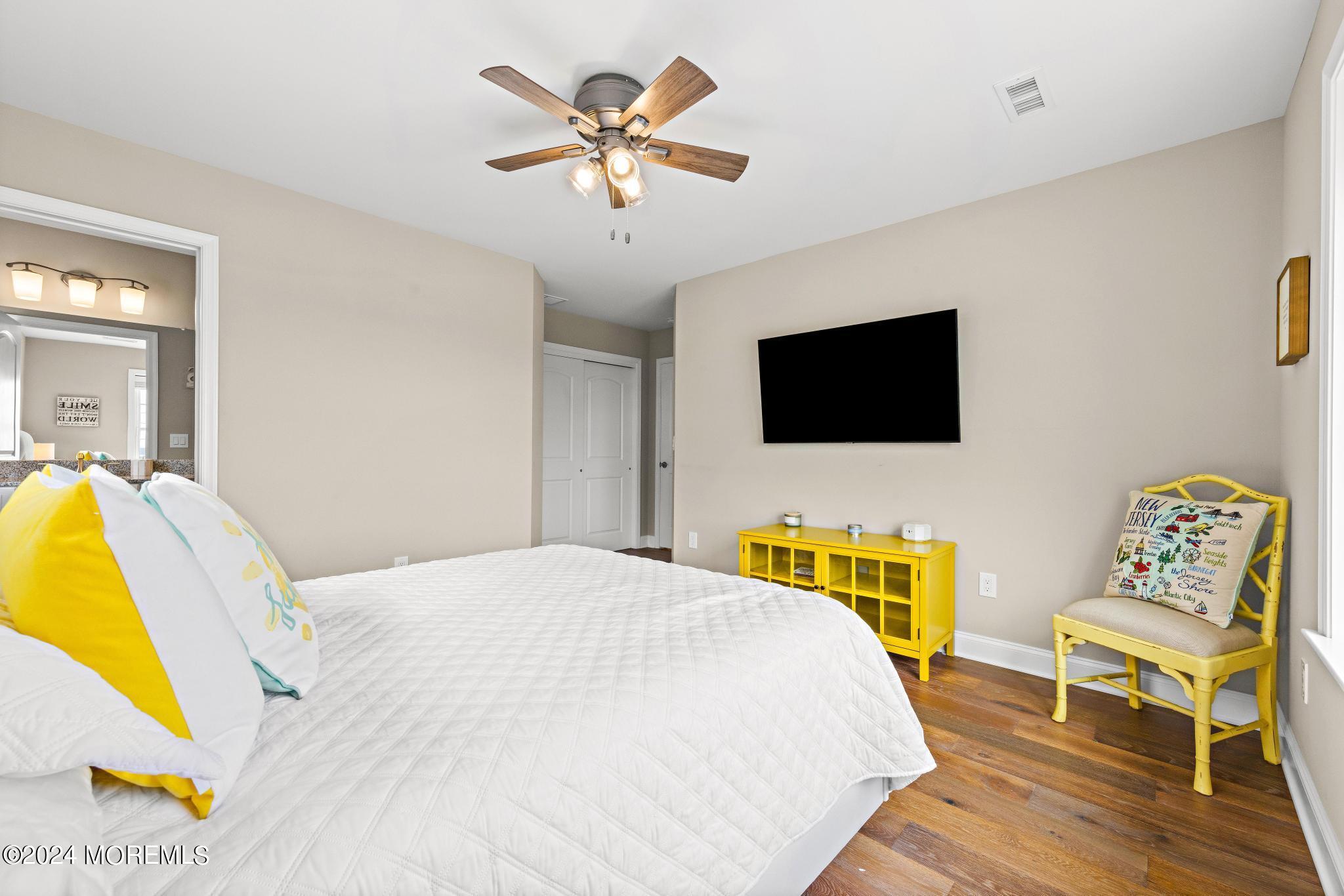 7 W Ryerson Lane