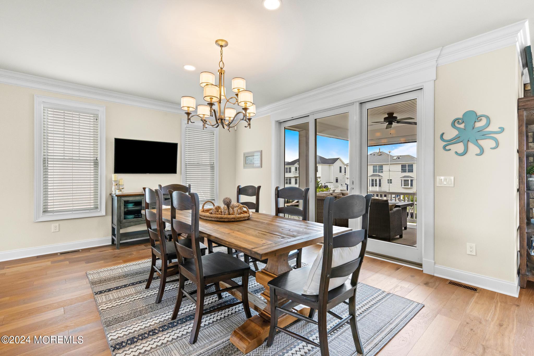 7 W Ryerson Lane