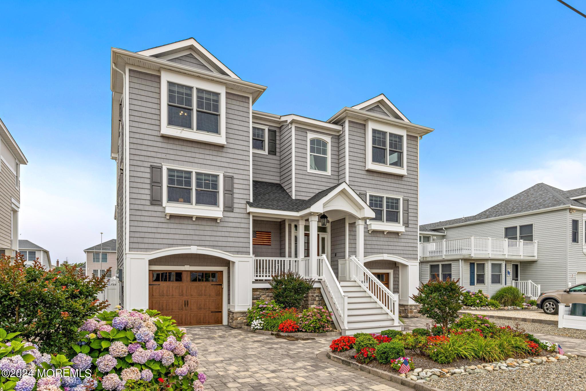 7 W Ryerson Lane