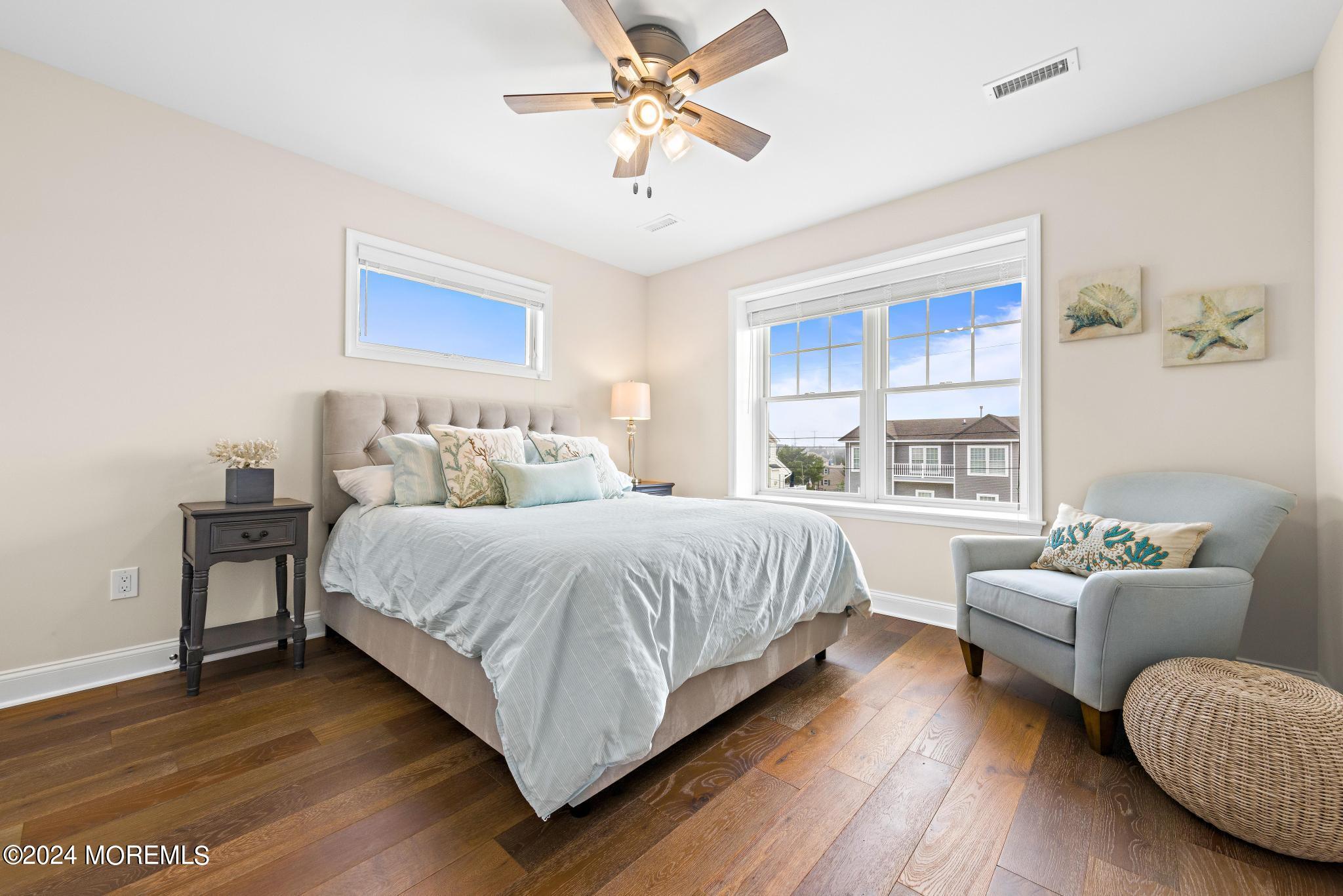 7 W Ryerson Lane