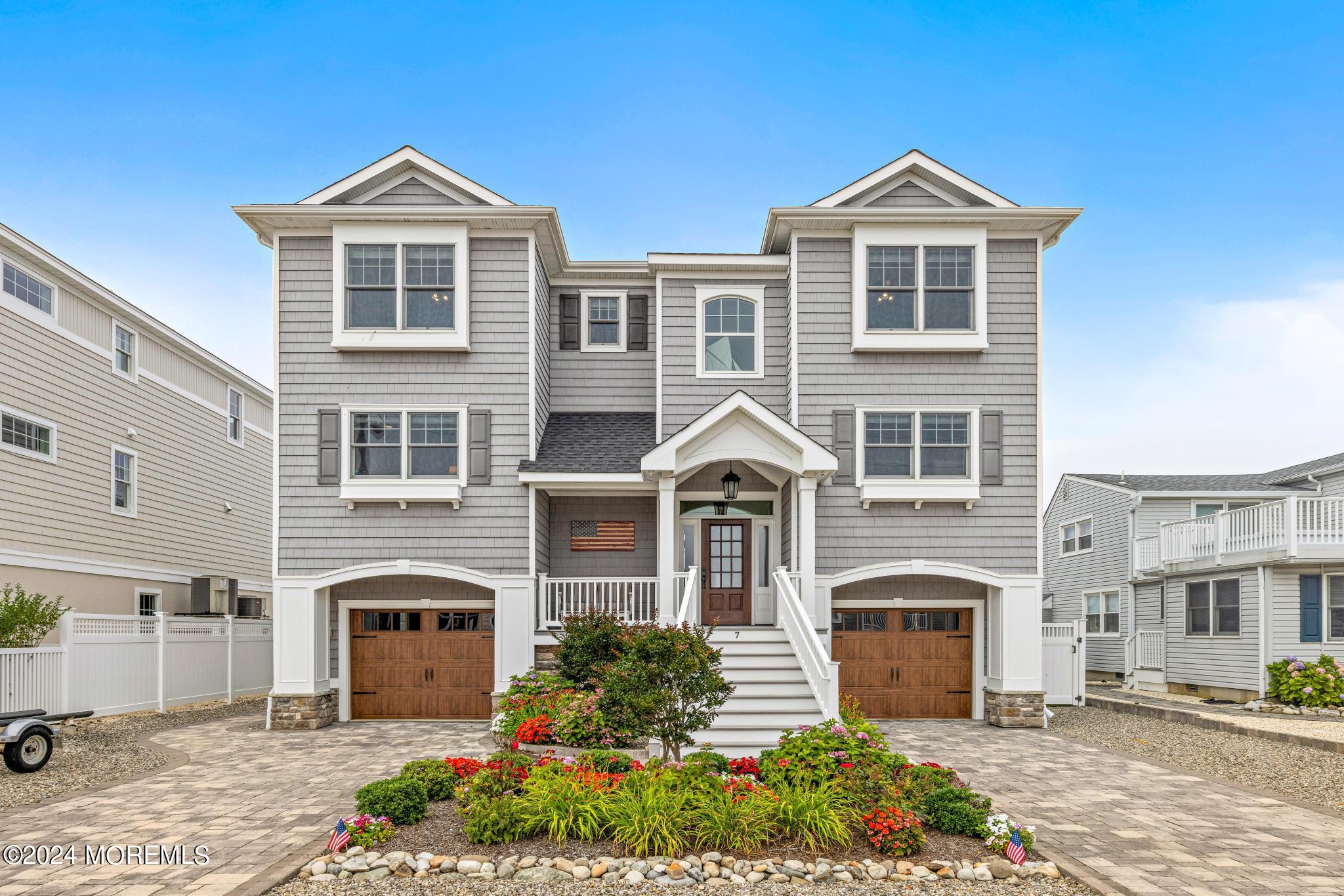 7 W Ryerson Lane