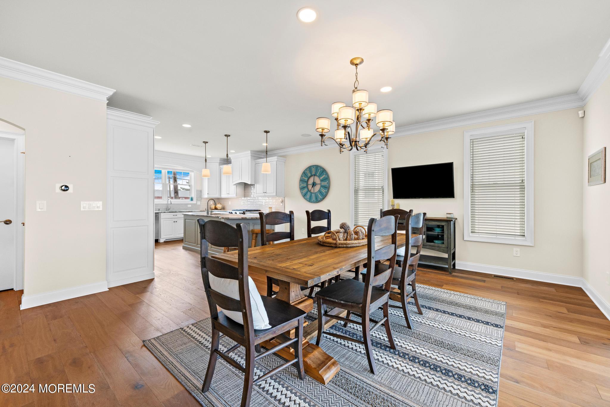7 W Ryerson Lane