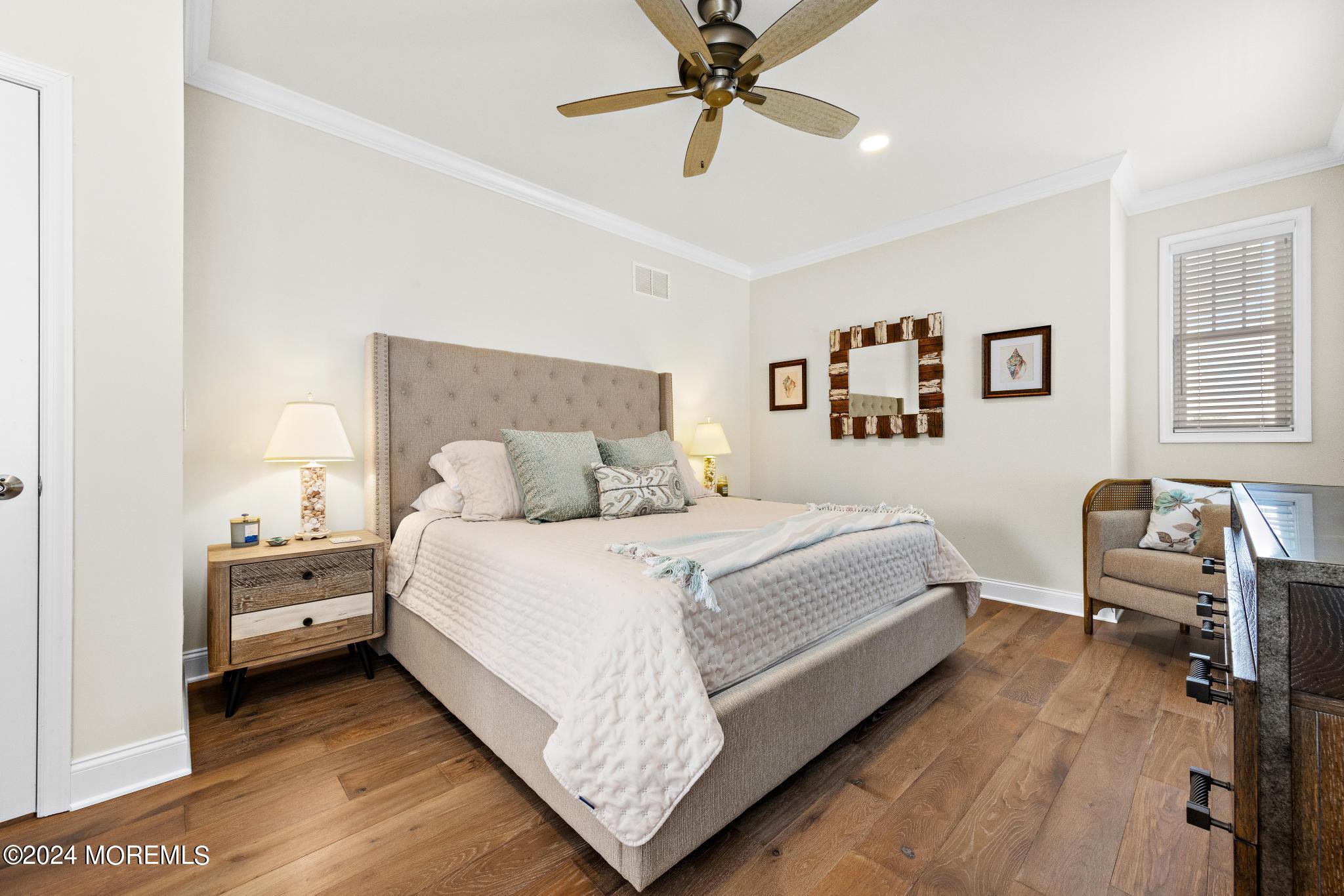 7 W Ryerson Lane