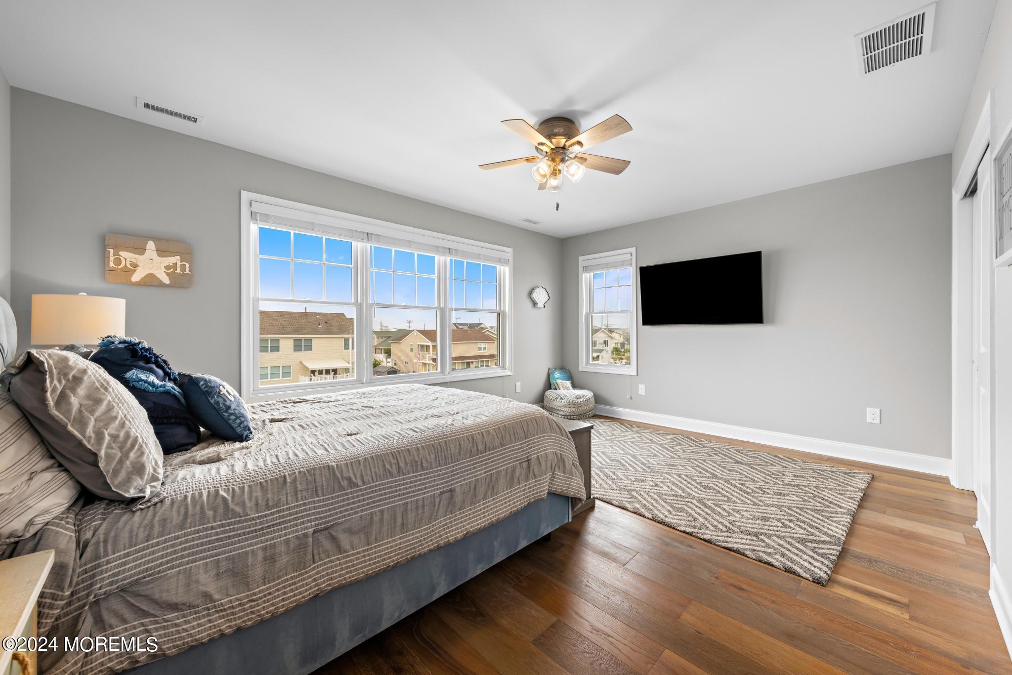 7 W Ryerson Lane