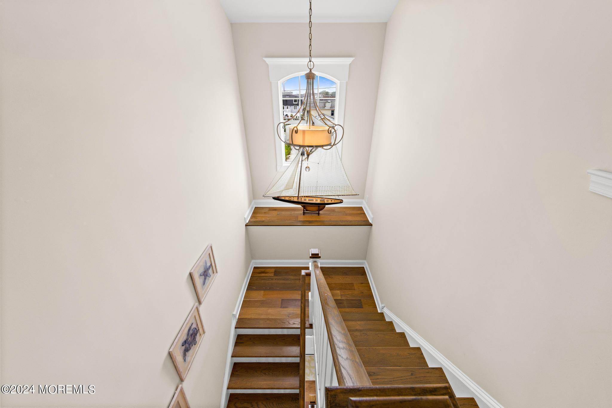 7 W Ryerson Lane