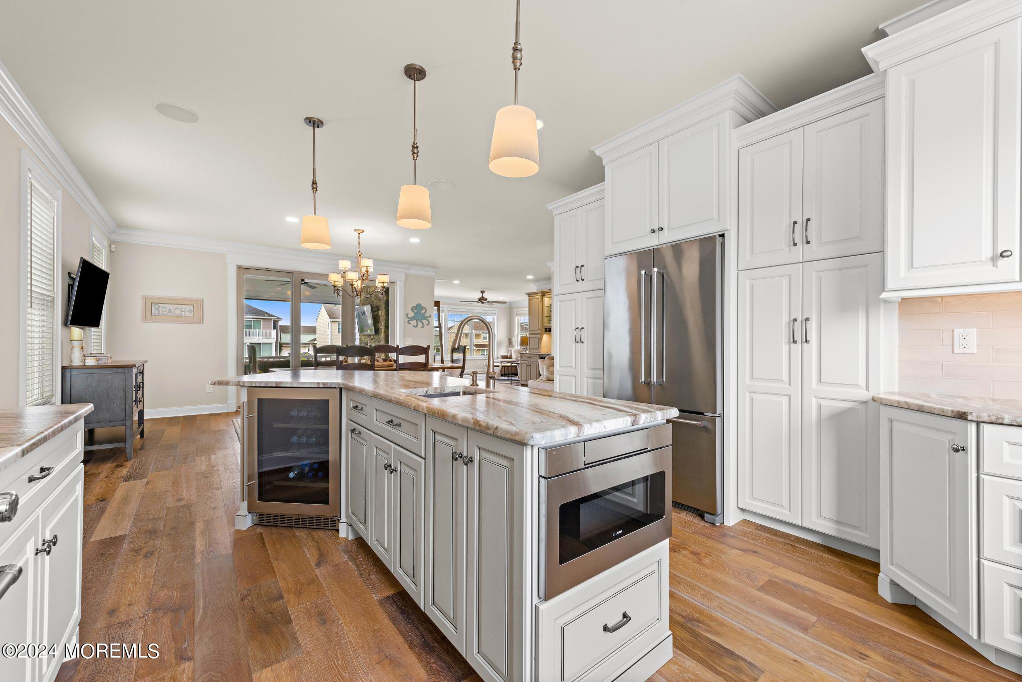 7 W Ryerson Lane
