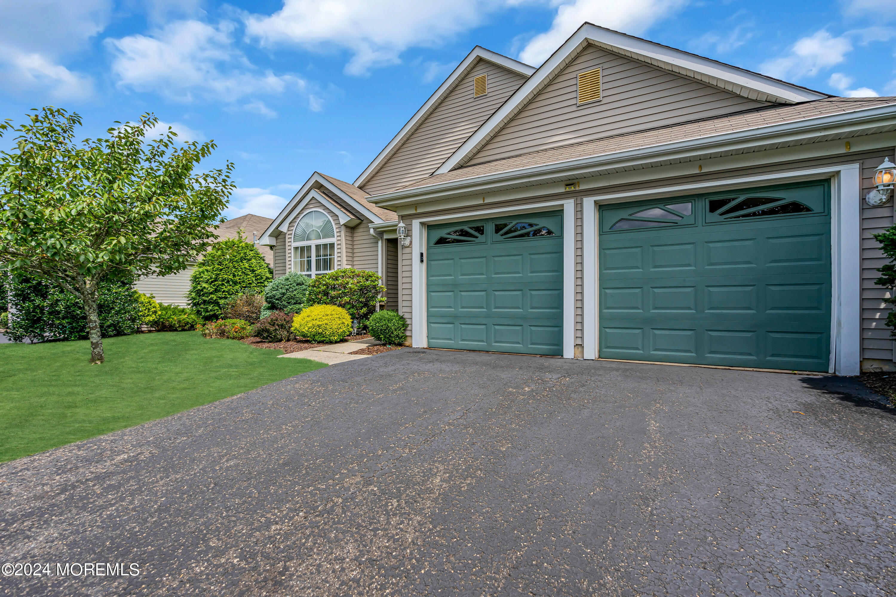 92 Rosewood Drive