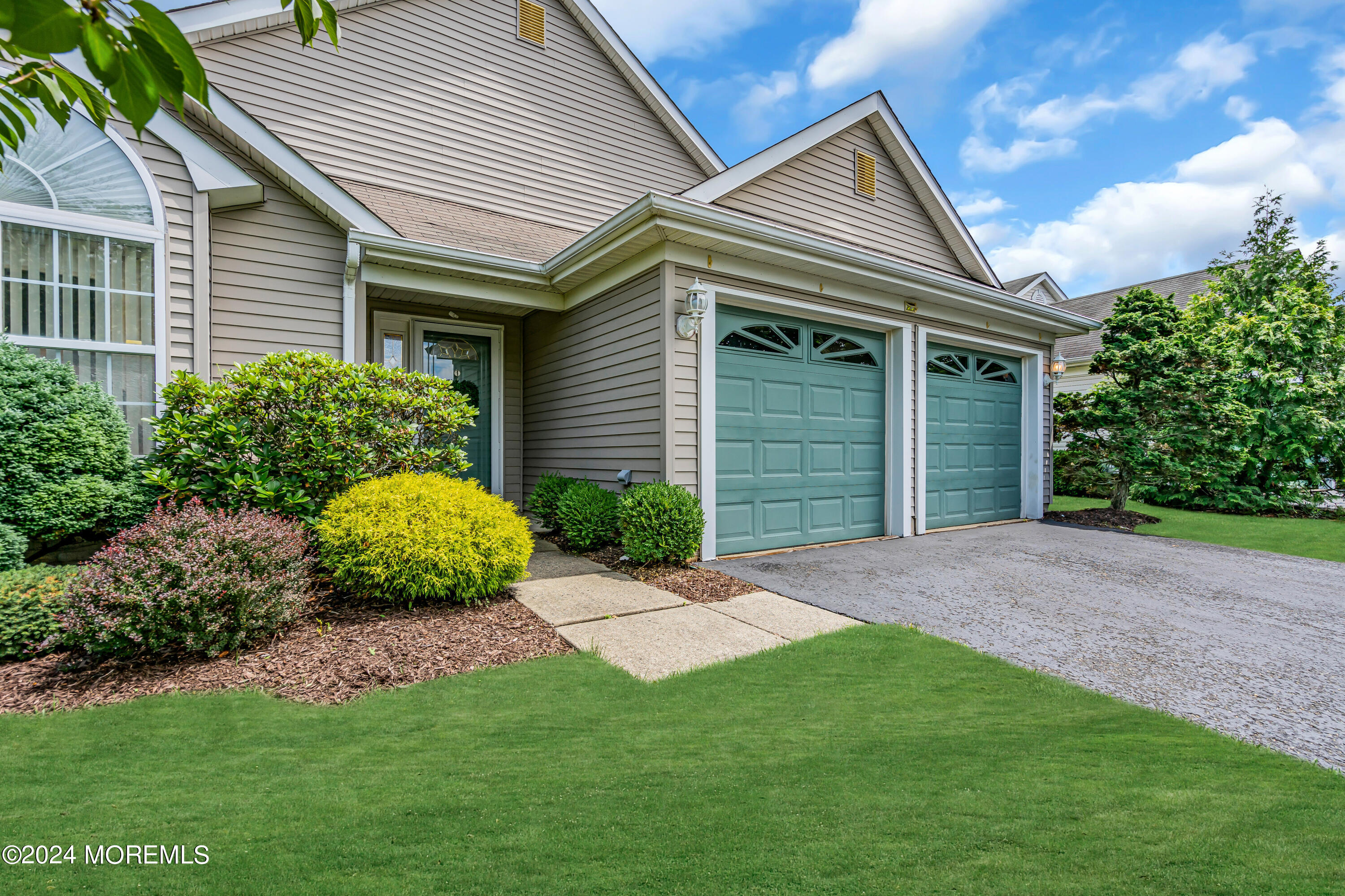 92 Rosewood Drive