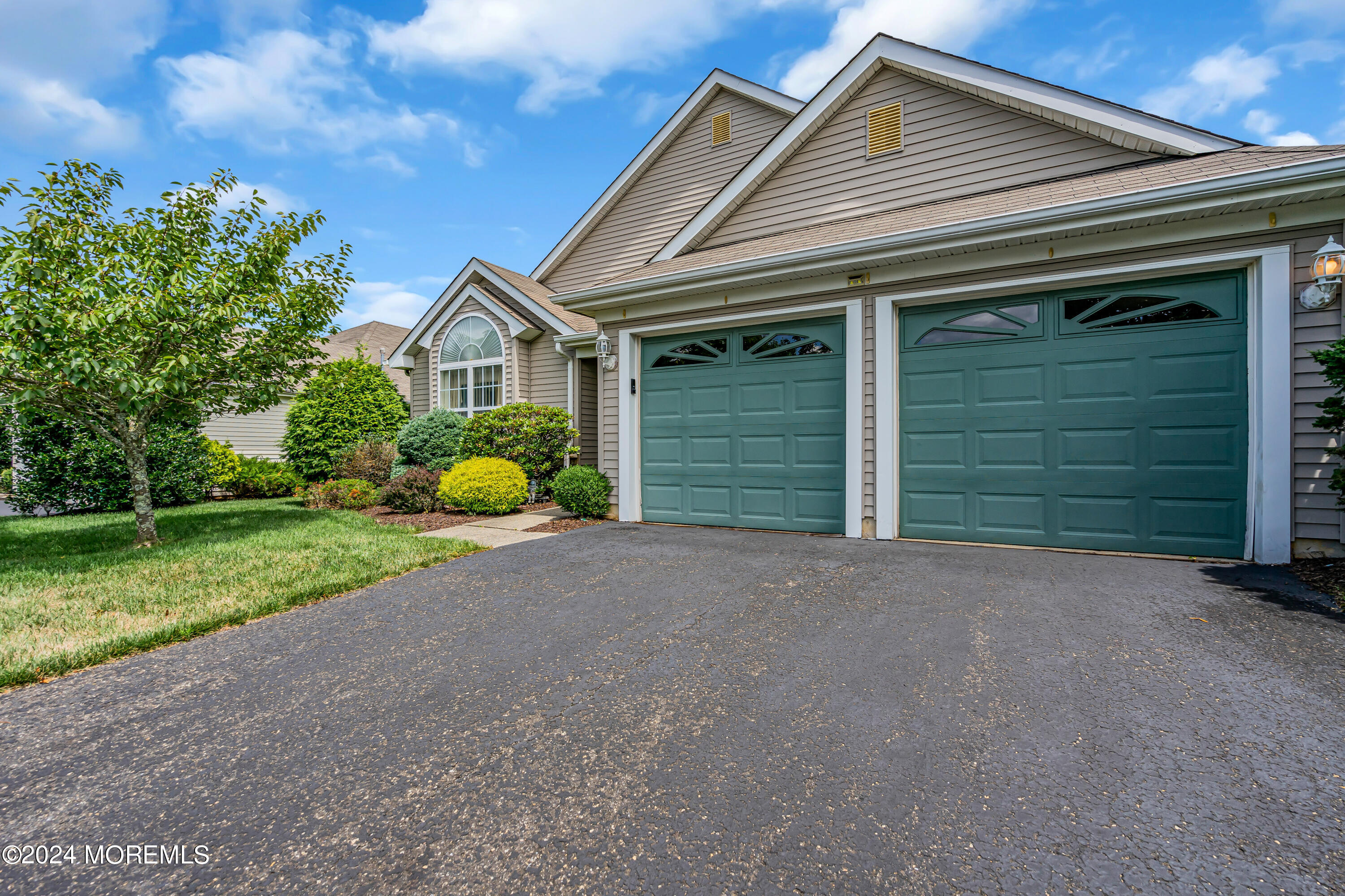 92 Rosewood Drive