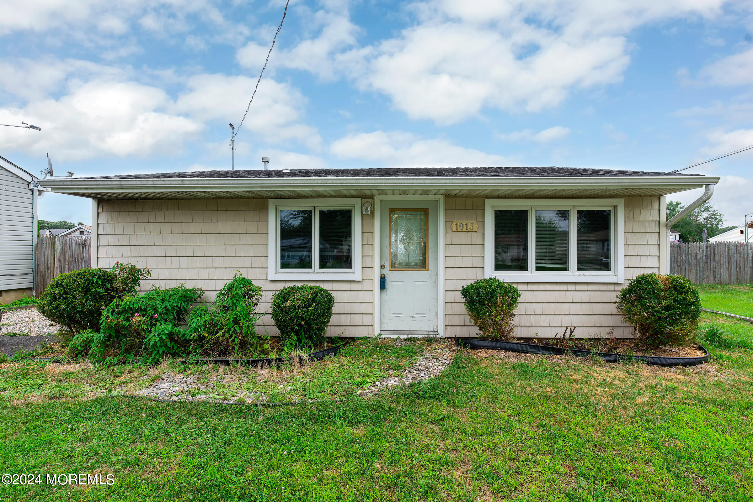 1013 Waterview Way