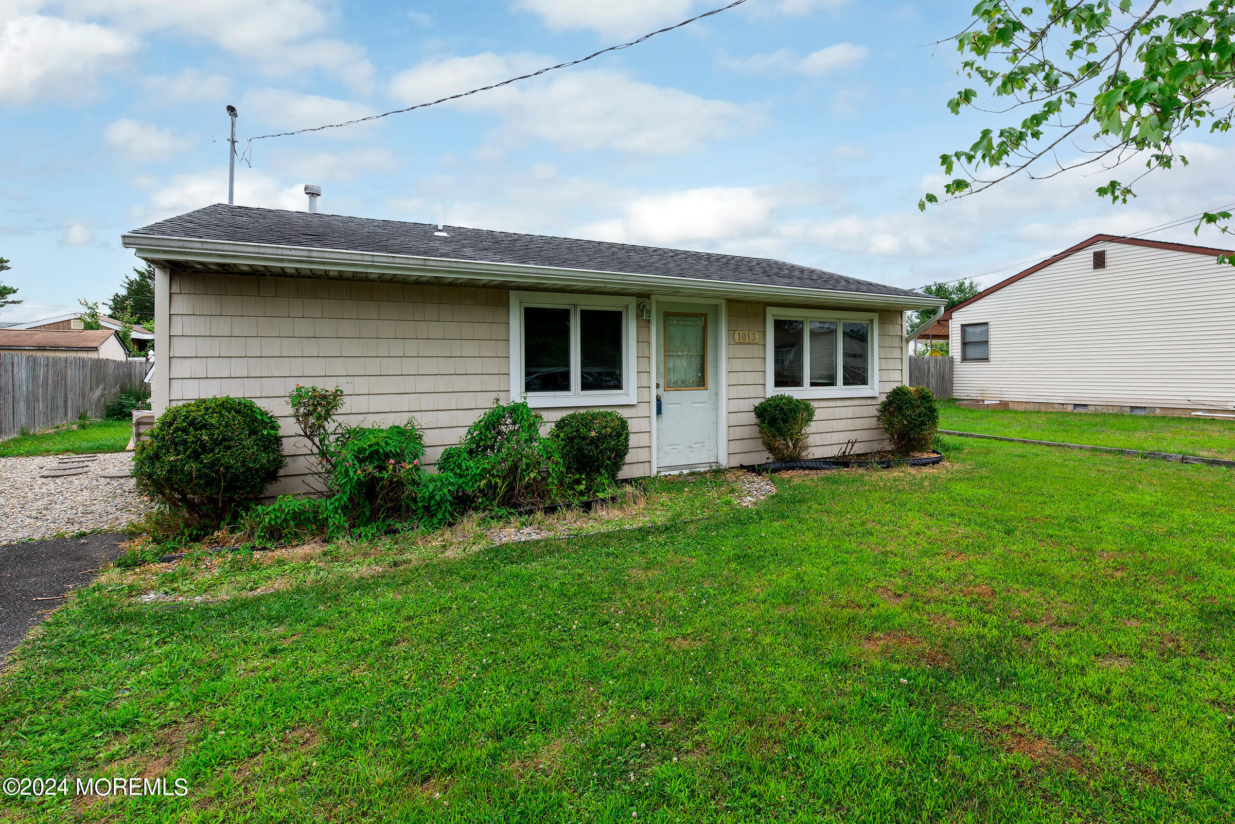 1013 Waterview Way