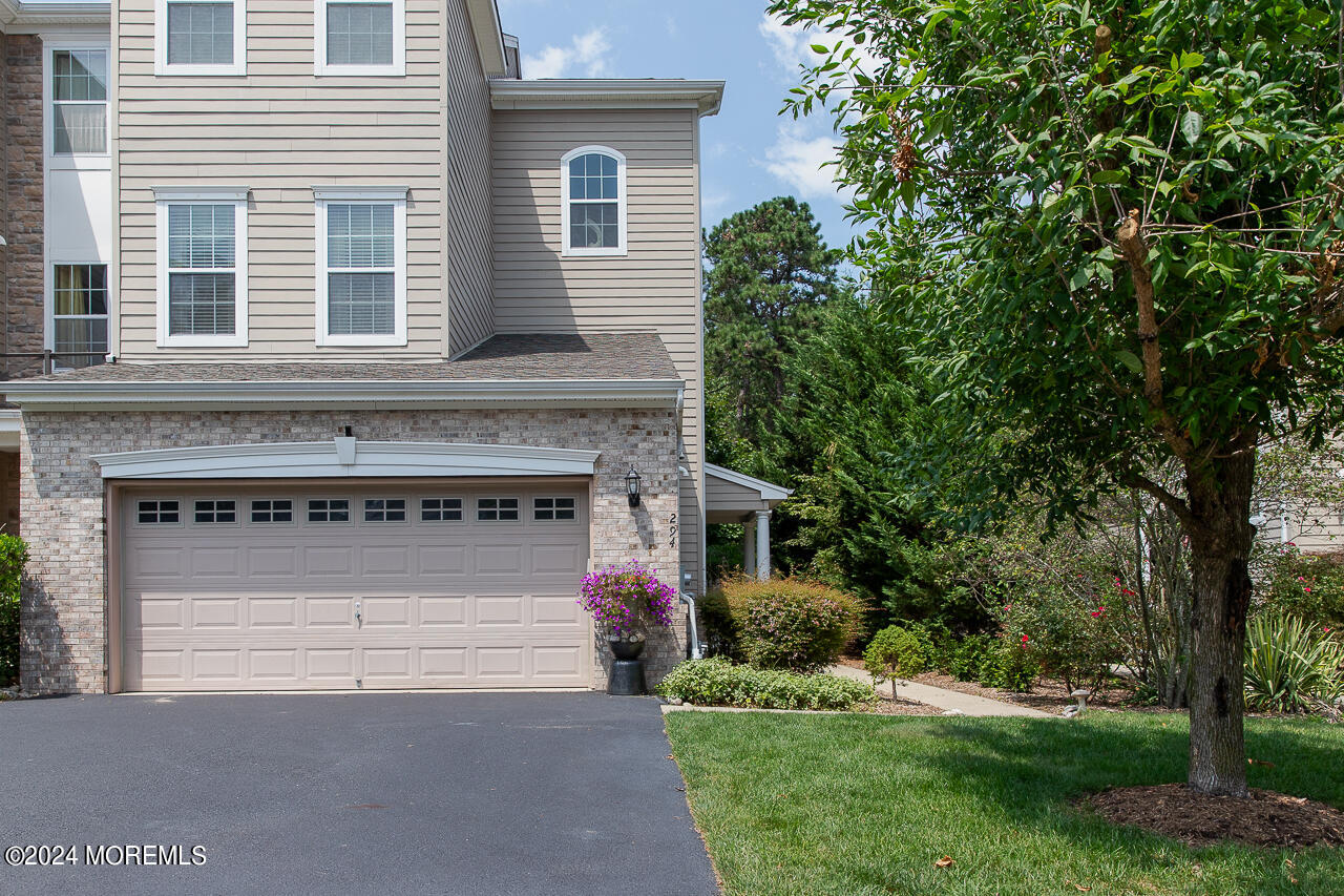 294 Hawthorne Lane