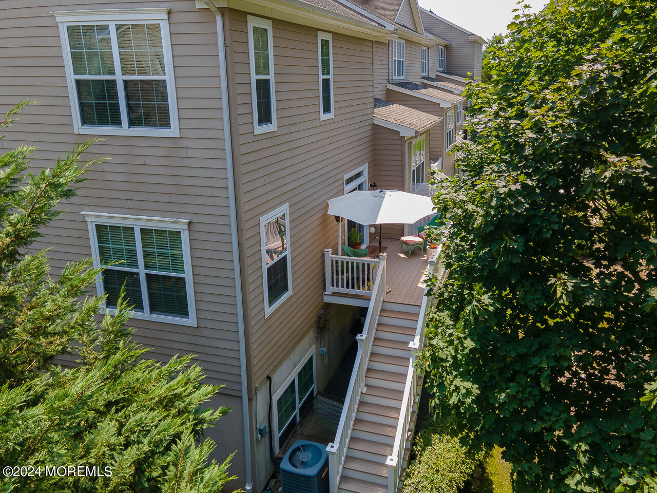 294 Hawthorne Lane
