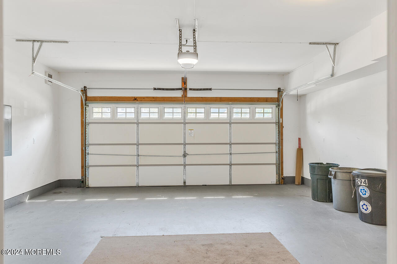 294 Hawthorne Lane