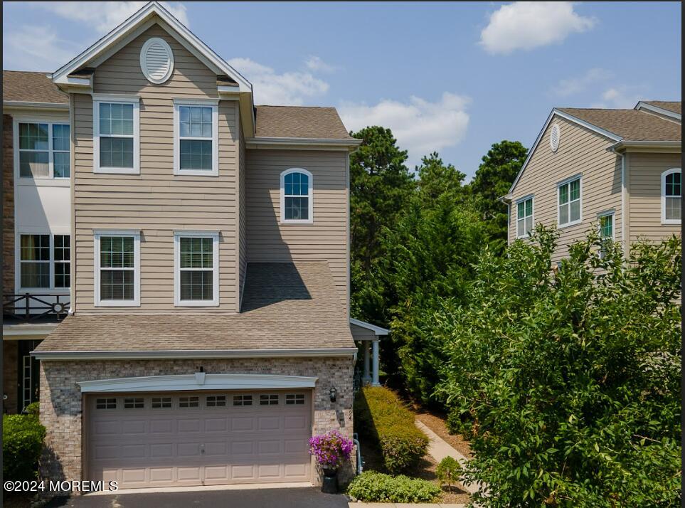 294 Hawthorne Lane