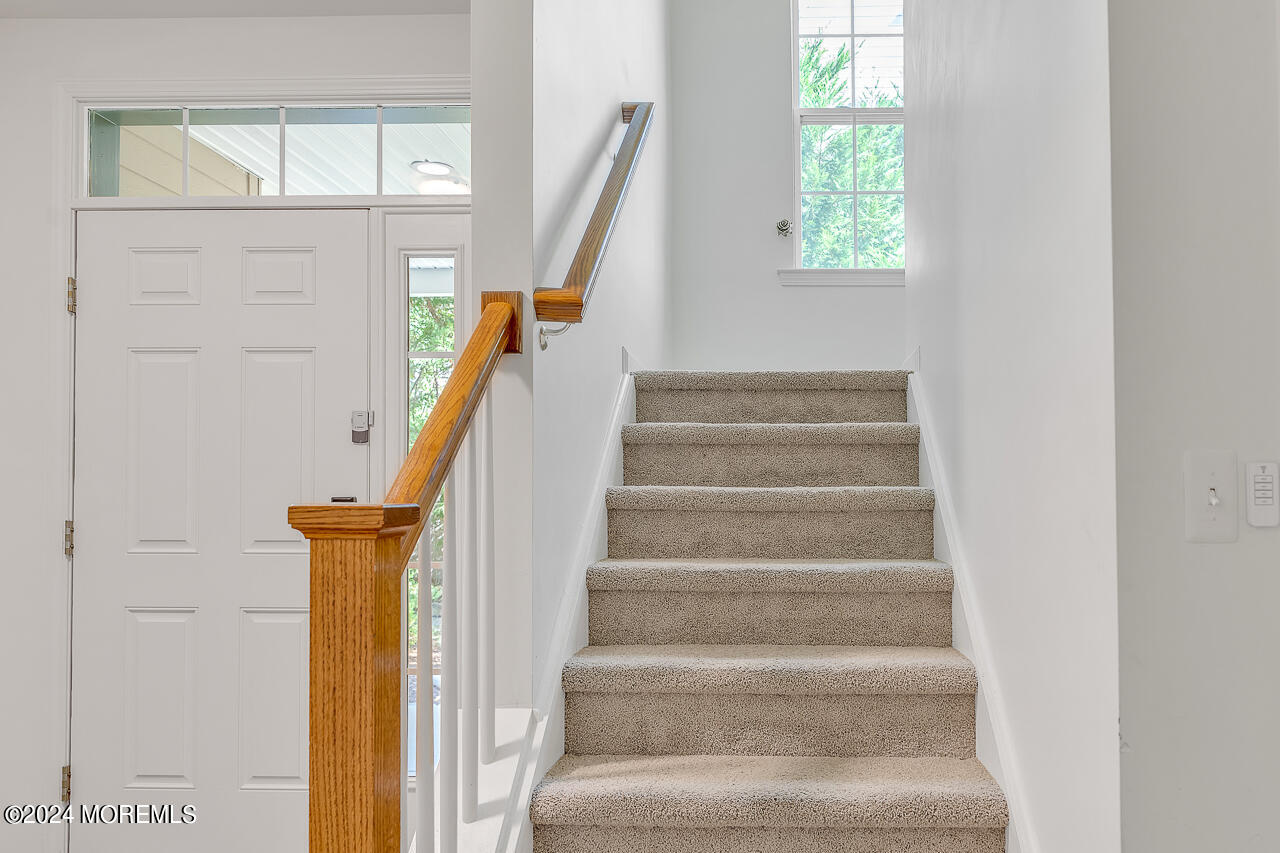 294 Hawthorne Lane