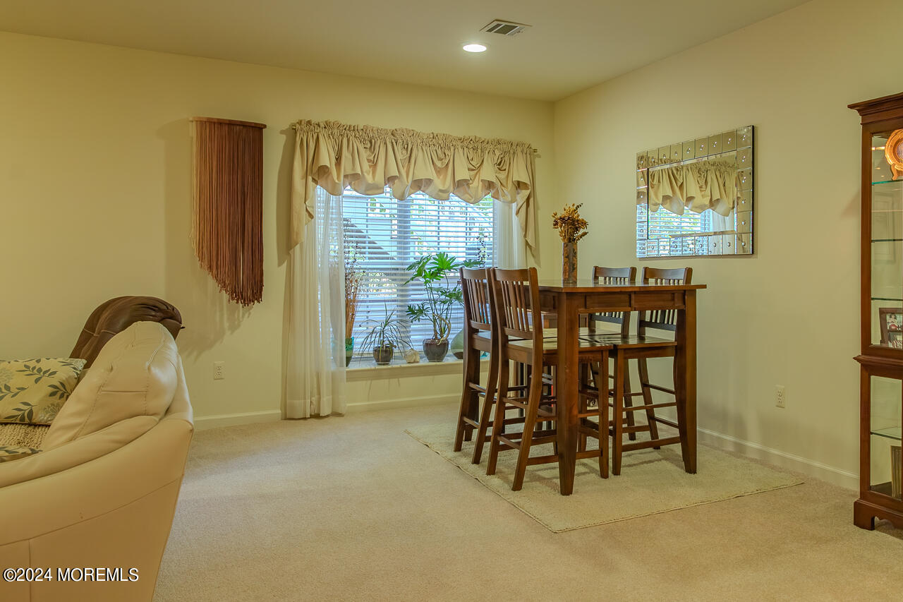 294 Hawthorne Lane