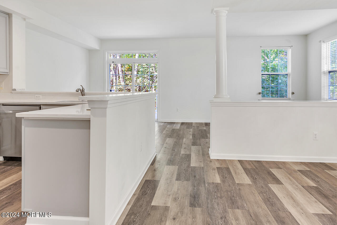 294 Hawthorne Lane