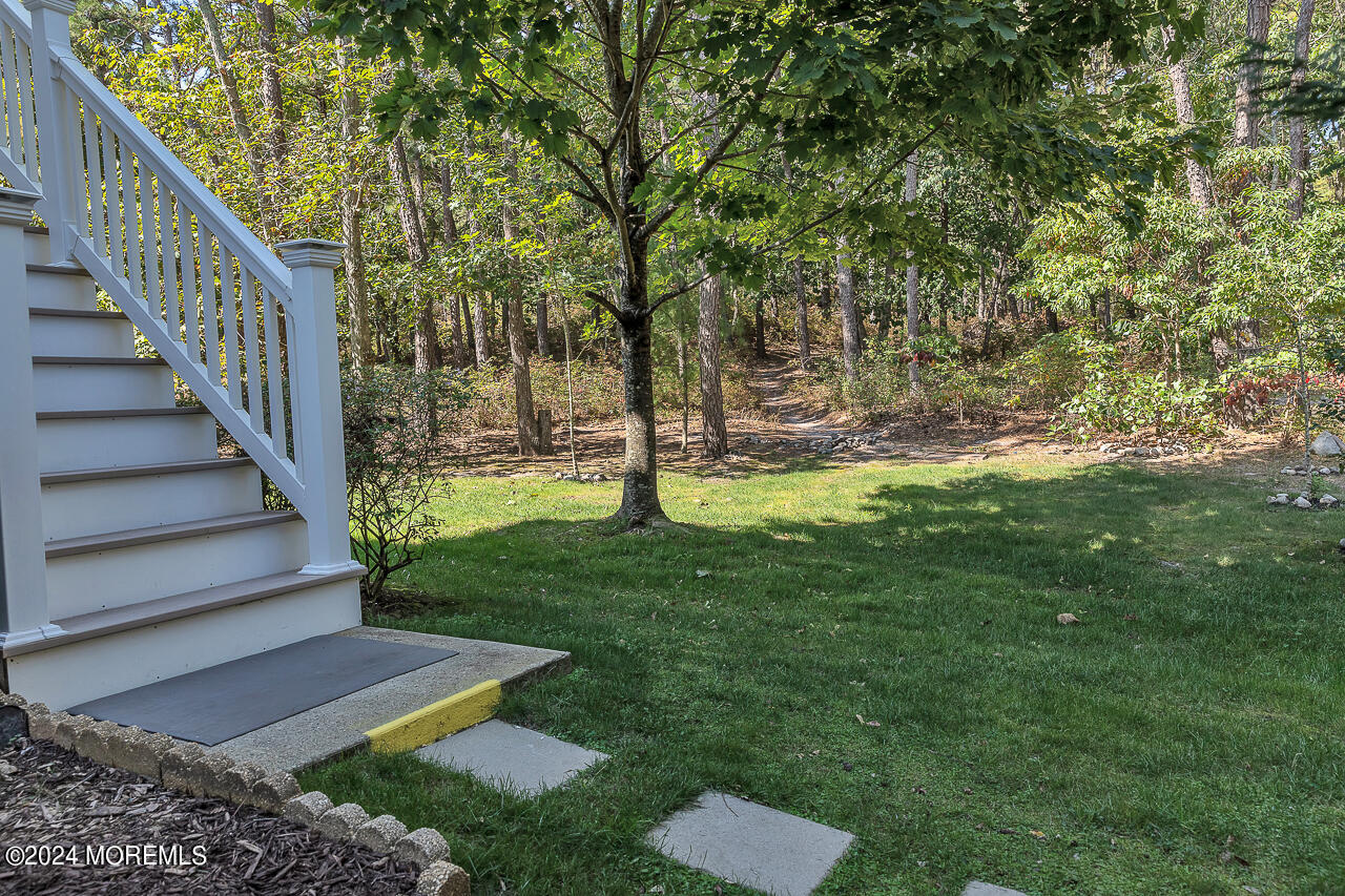 294 Hawthorne Lane