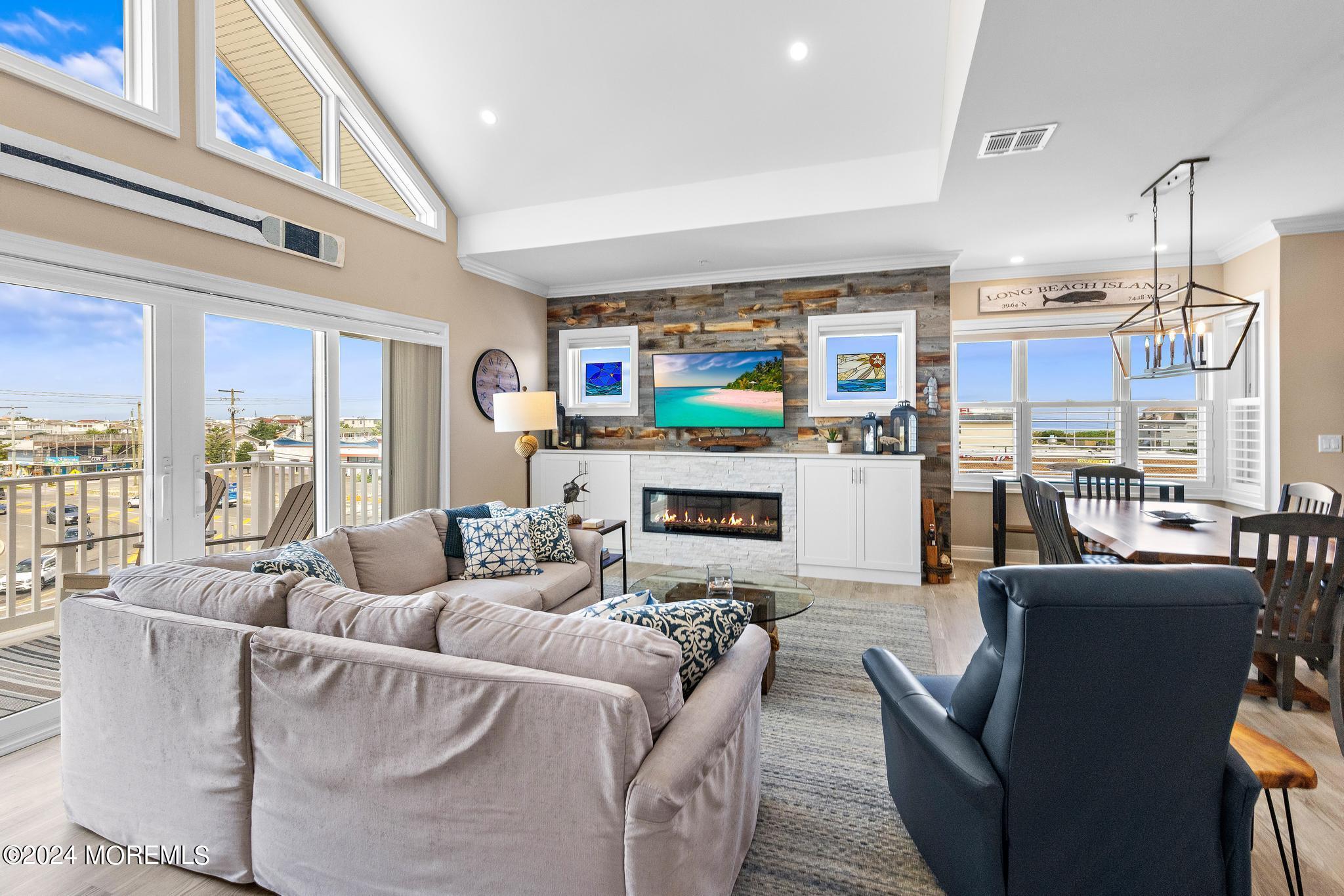 101 W 9th Street 307