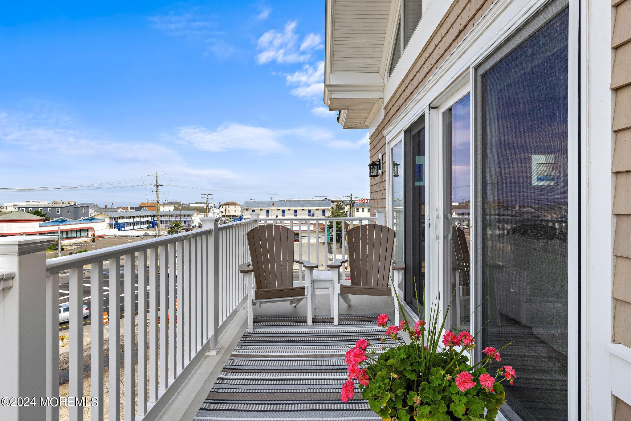 101 W 9th Street 307
