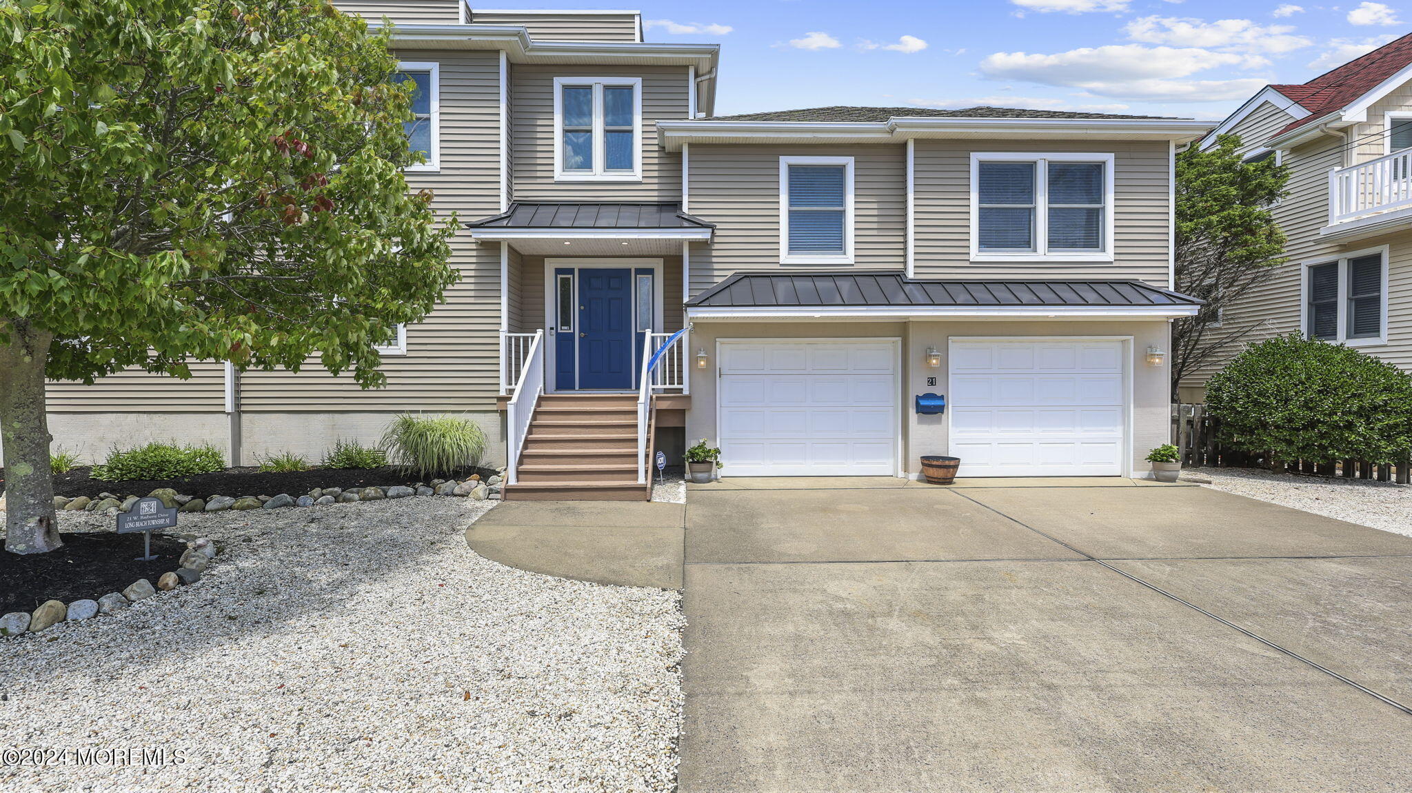 21 W Bayberry Drive