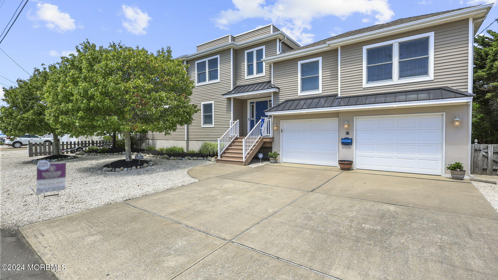 21 W Bayberry Drive