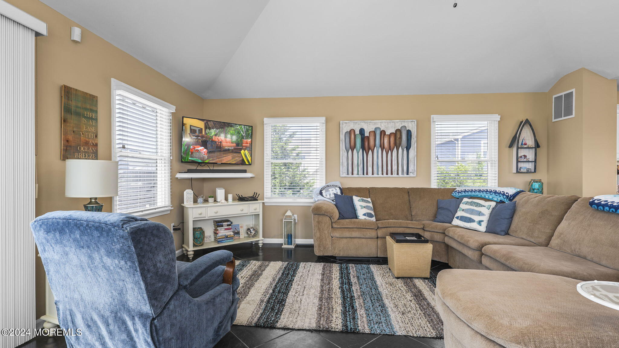 21 W Bayberry Drive