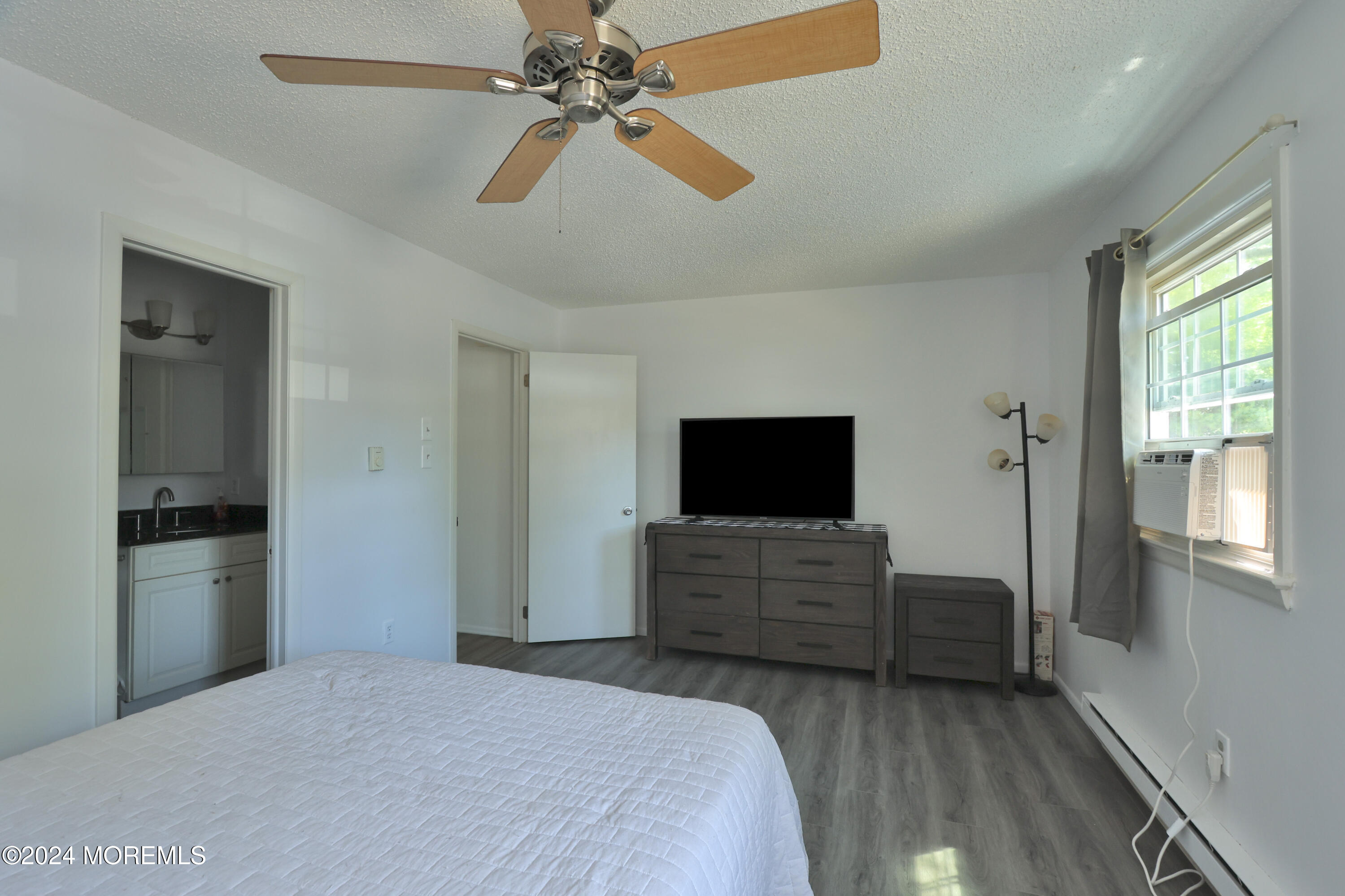 2 S Seas Court