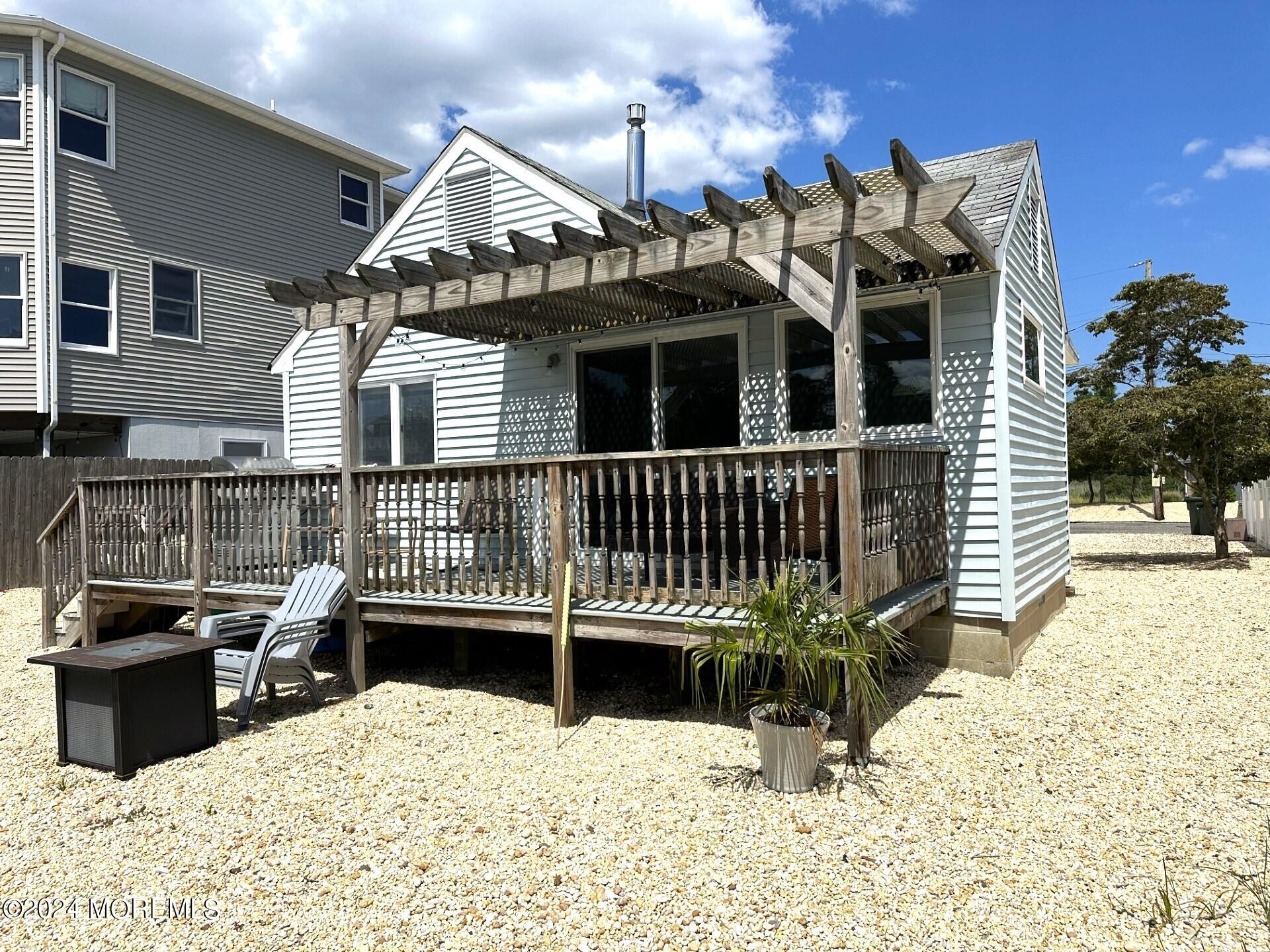 88 Edgewater Drive