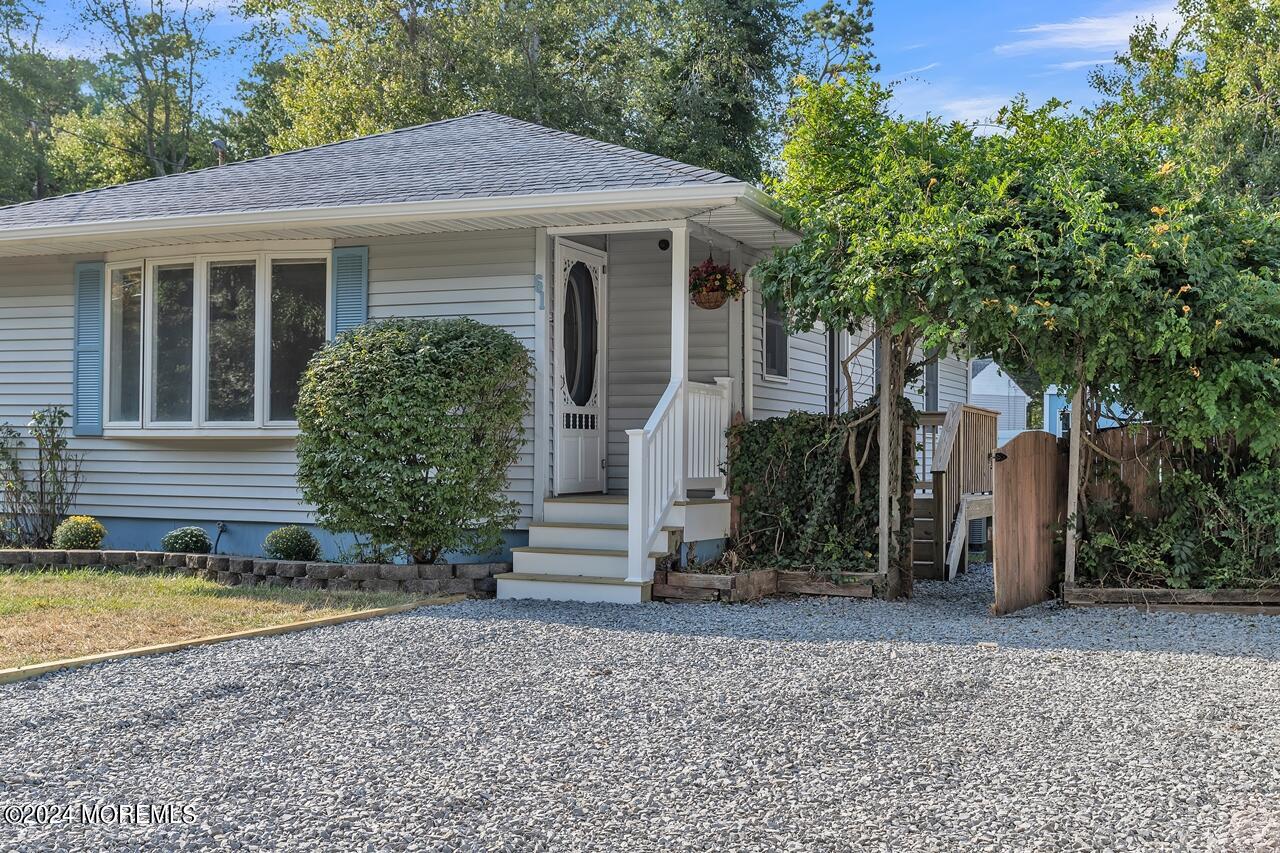 61 Lighthouse Drive
