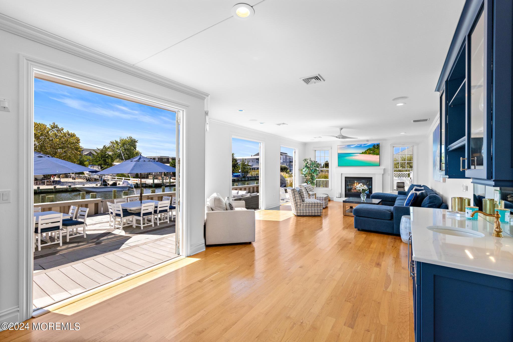 156 Marina Boulevard