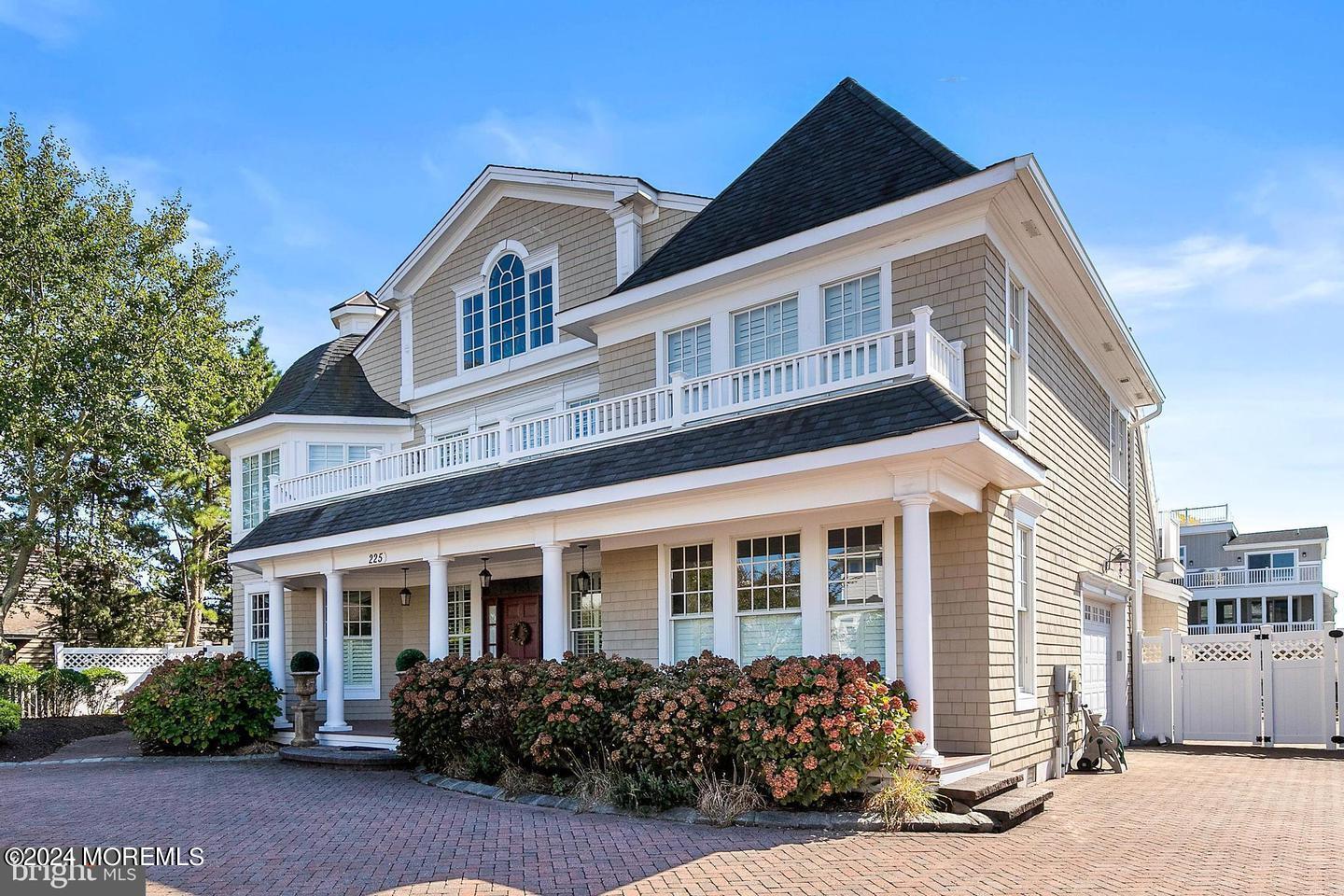 156 Marina Boulevard