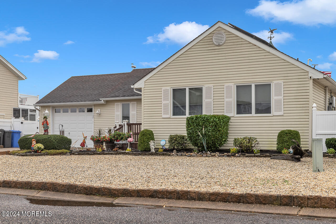 137 Catherine Lane