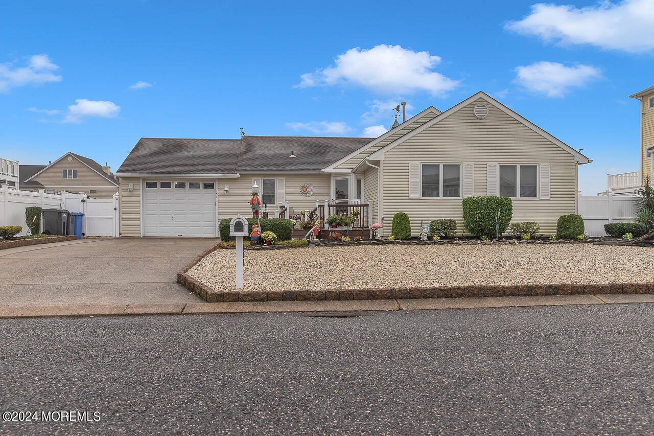 137 Catherine Lane