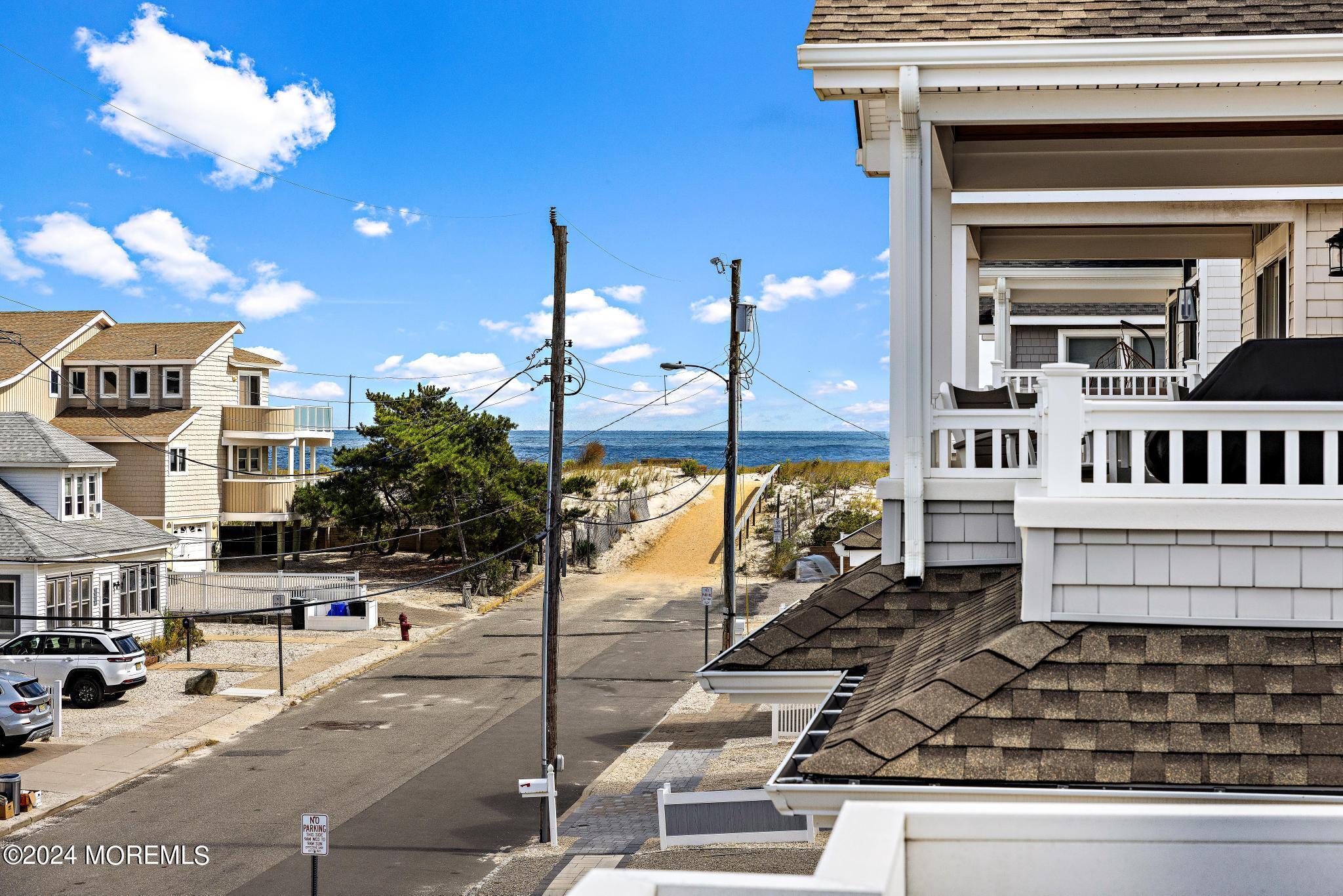 102 E Lillie Avenue