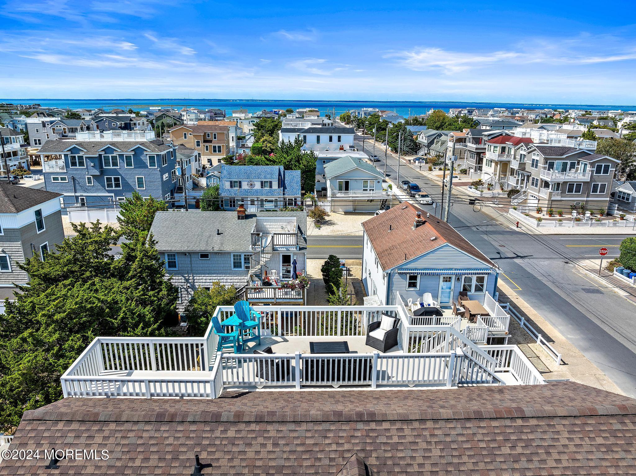 102 E Lillie Avenue
