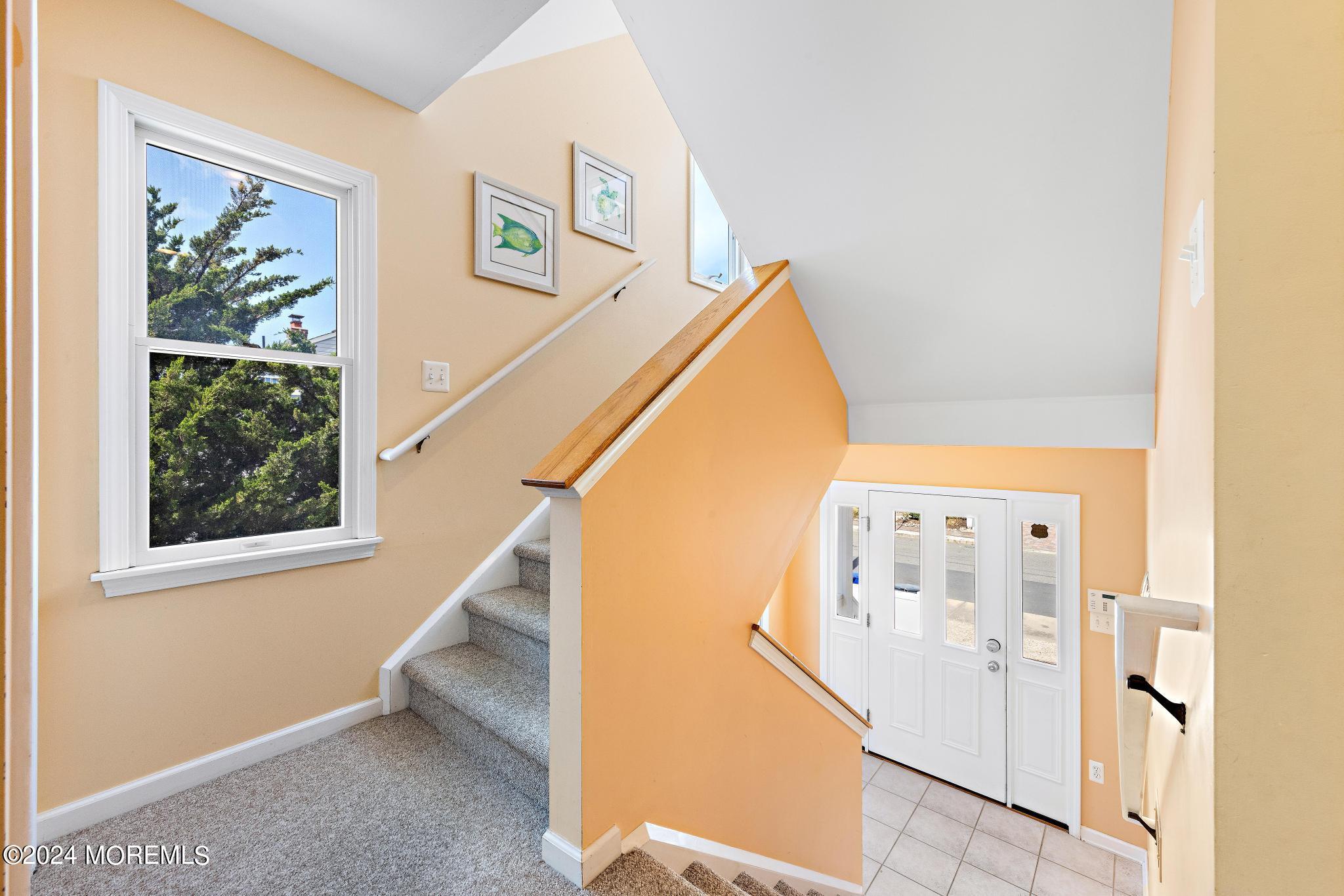 102 E Lillie Avenue