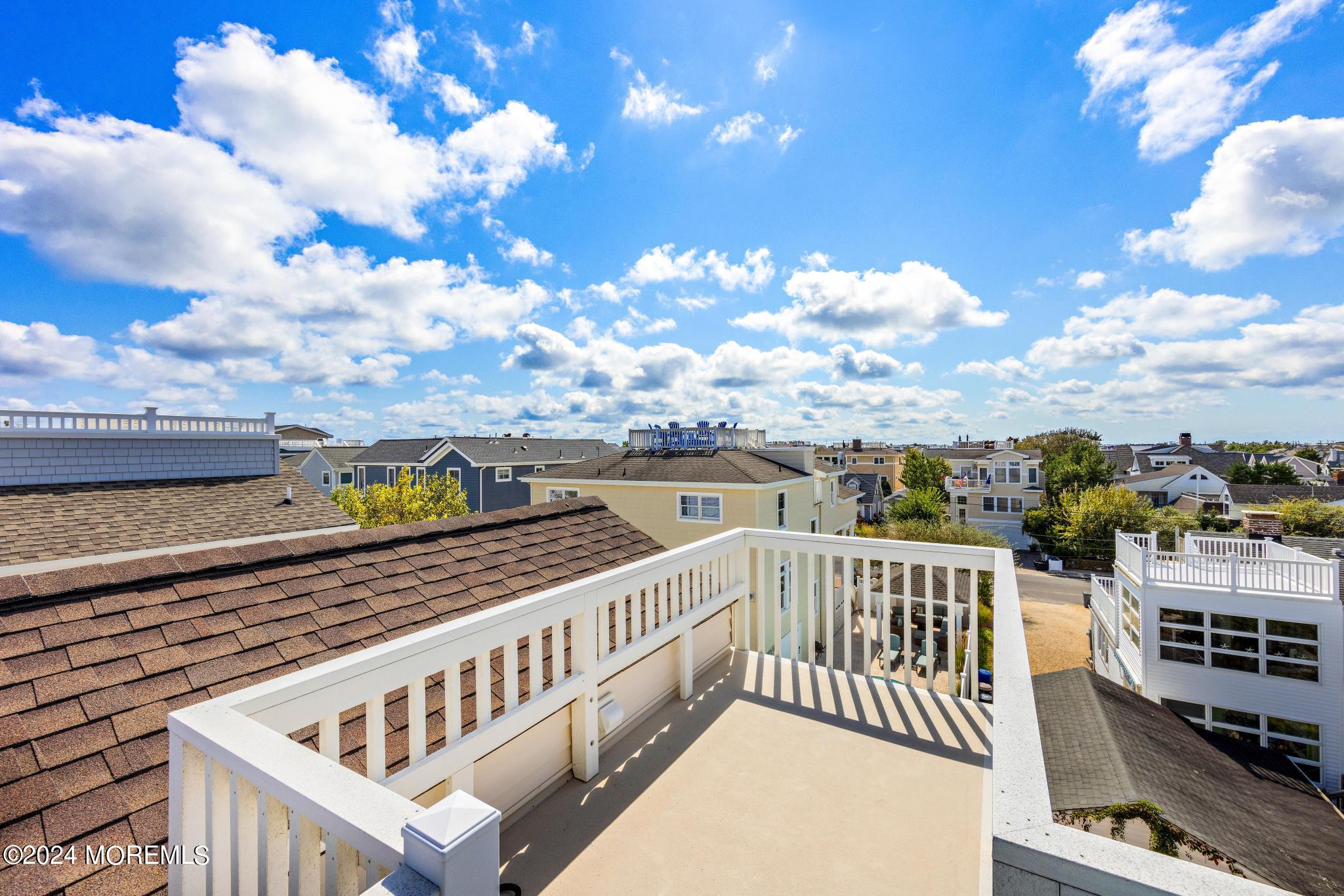 102 E Lillie Avenue