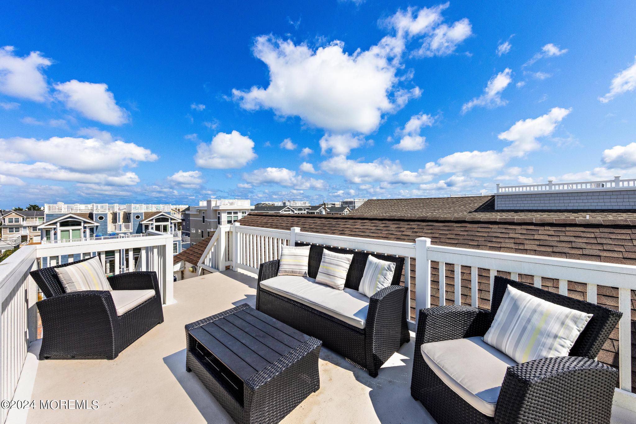 102 E Lillie Avenue