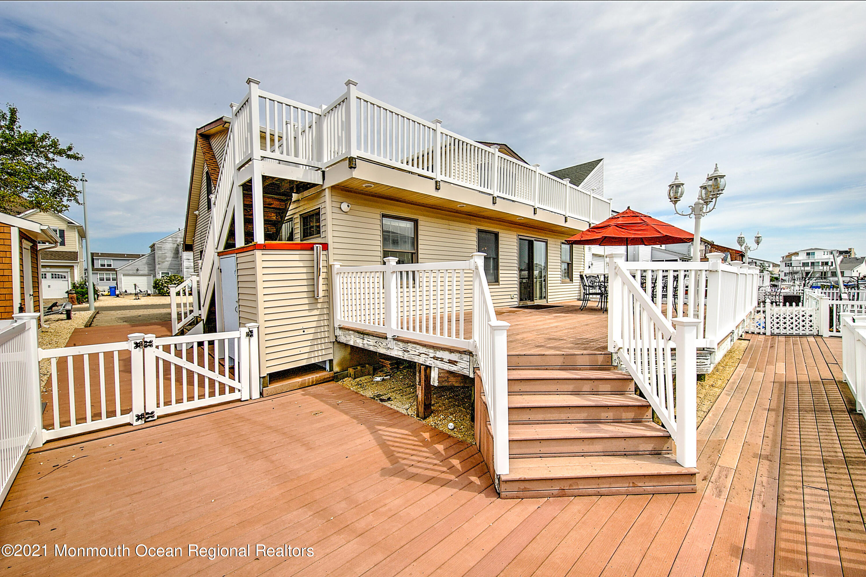 31 Peggy Lane