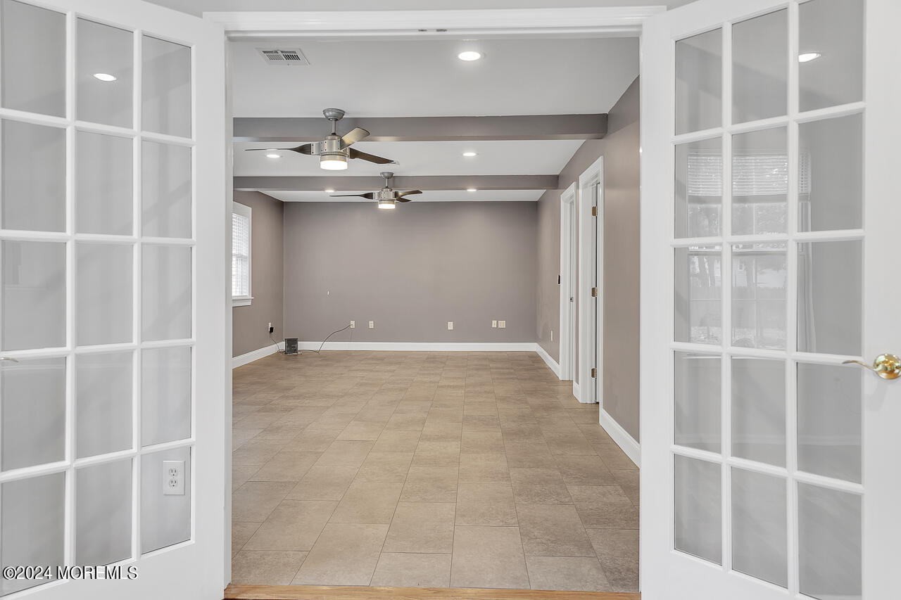 99 Ravenwood Boulevard
