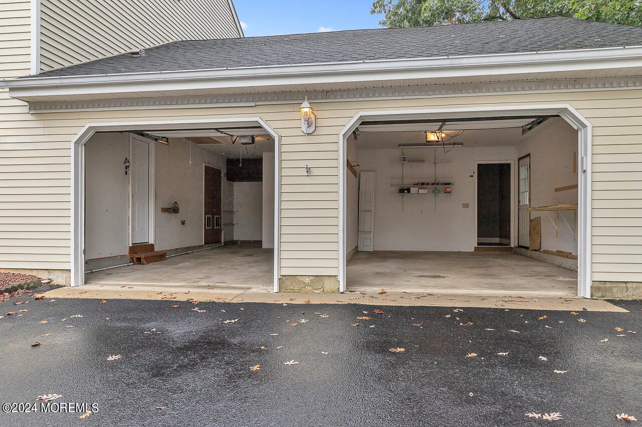 99 Ravenwood Boulevard