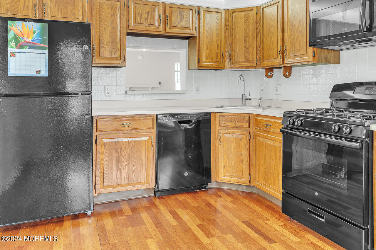 99 Ravenwood Boulevard