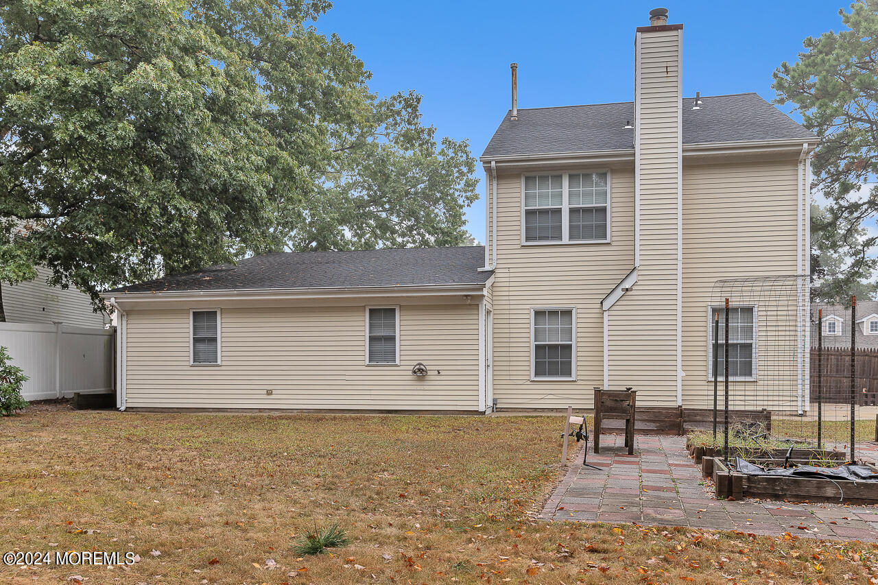 99 Ravenwood Boulevard