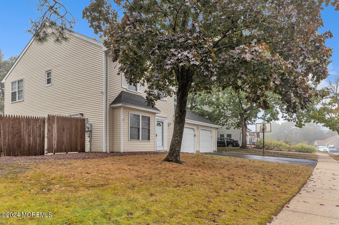 99 Ravenwood Boulevard