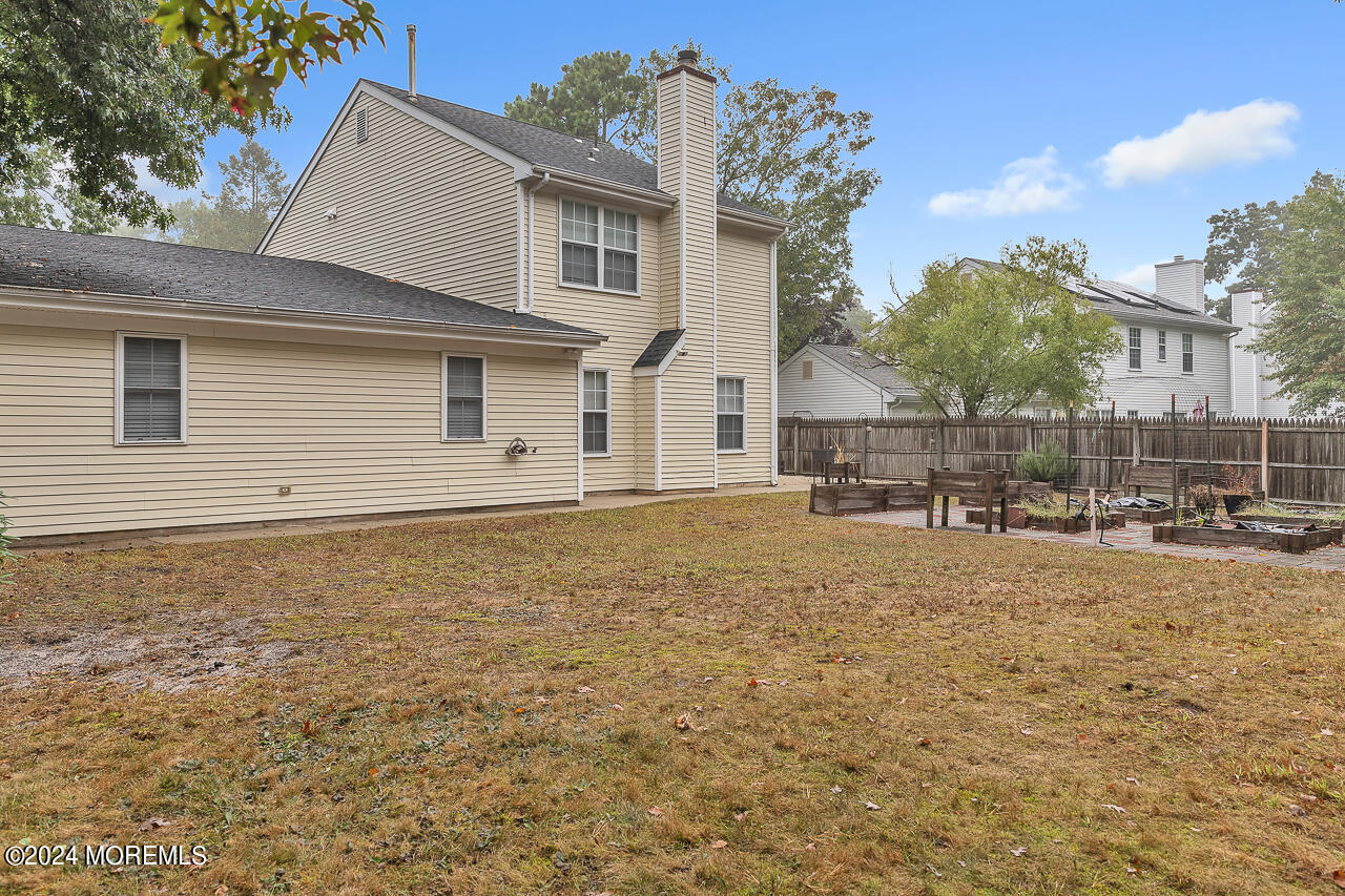99 Ravenwood Boulevard