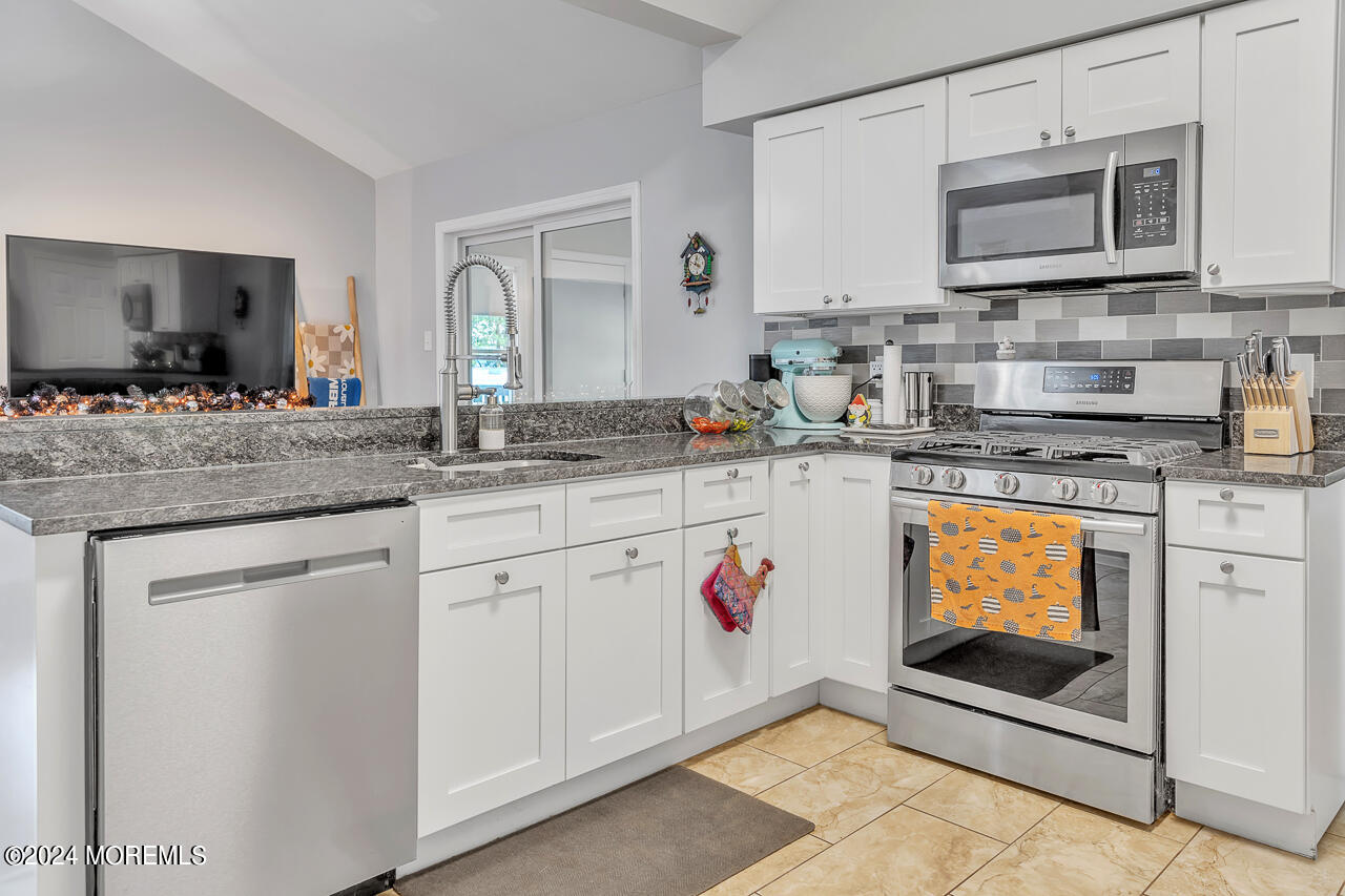 719 E Chip Shot Lane